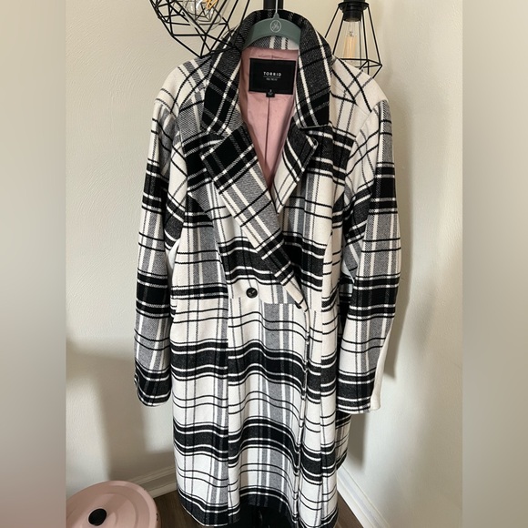 torrid Jackets & Blazers - Torrid Black and White Plaid Coat